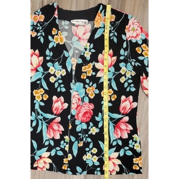 Ronni Nicole Floral Open Front Cardigan - Picture 3 of 7
